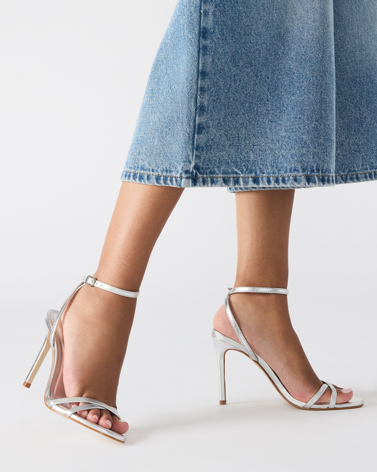 STEVEMADDEN_SHOES_JYPSEY_SILVER-LEATHER_14741_37ff71a7-0a1a-40f5-9d69-885a7460be1b.jpg