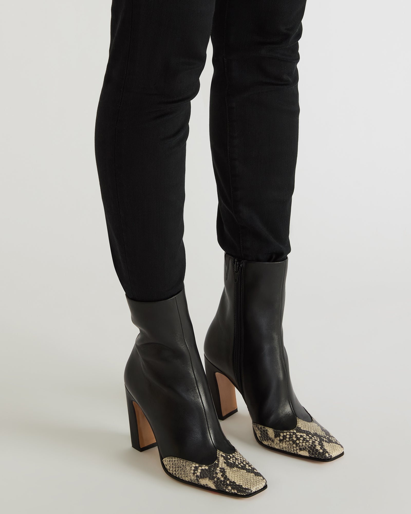 STEVEMADDEN_SHOES_LYLE_BLACK-LEOPARD-SNAKE_4387_aabd2d9a-22e4-4a9a-9b78-cff1a6383943.jpg